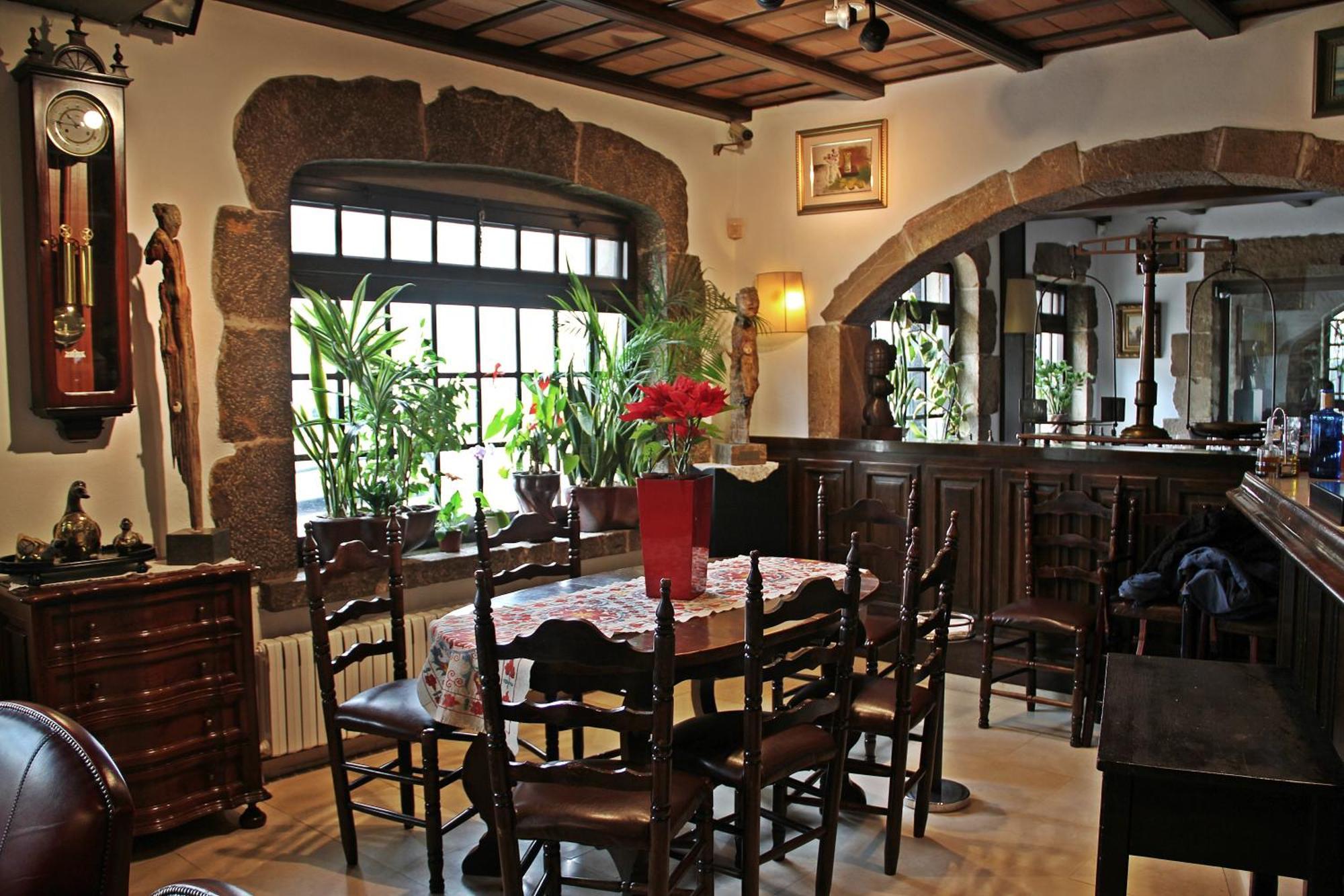 Miryam L' Escala
